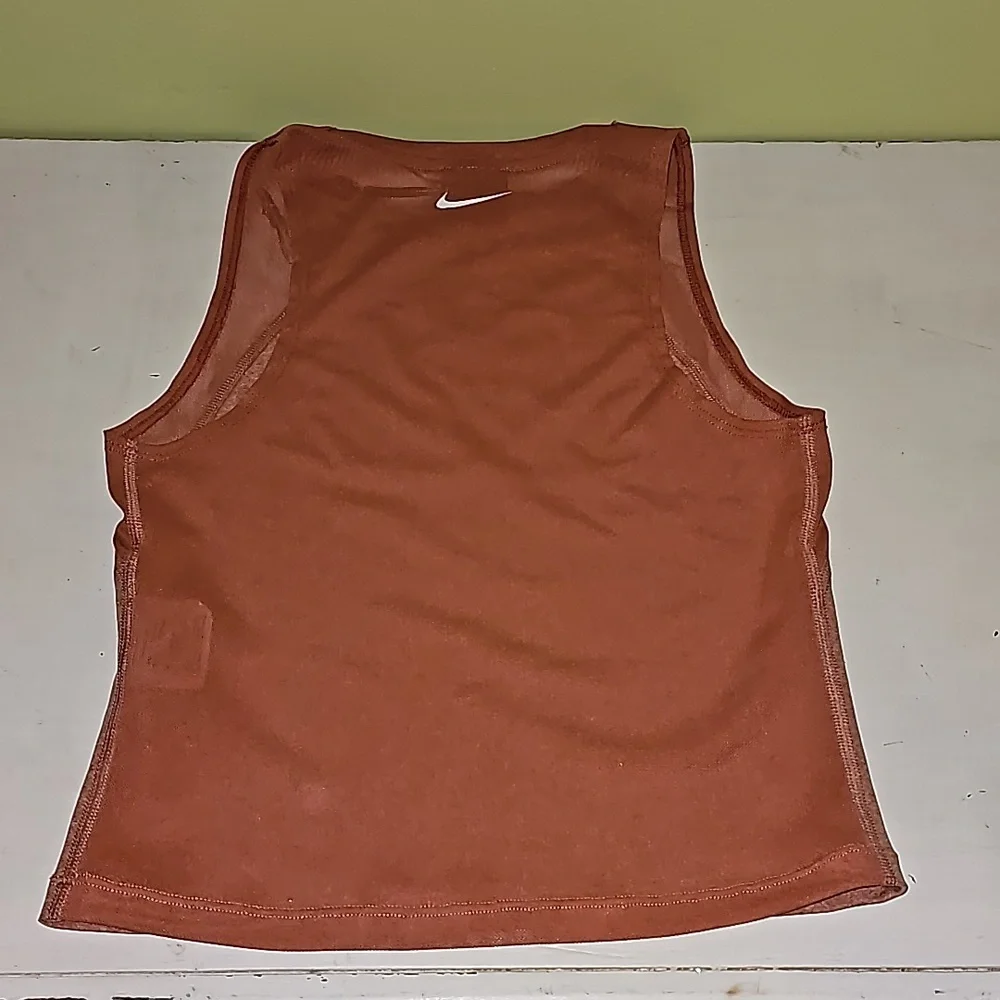 Nike top - Picture 3 of 3